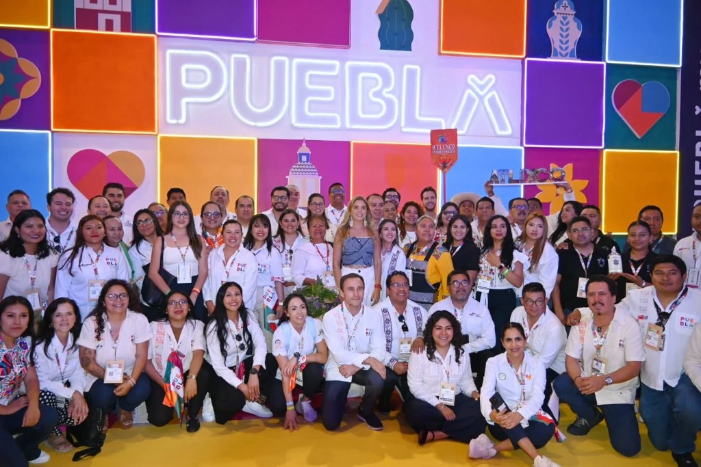 Grupo de participantes y aliados del turismo gastronómico en Puebla